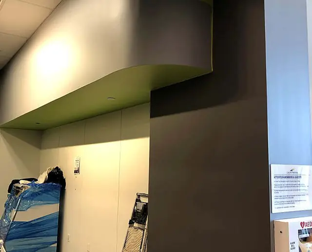 Color on columns and soffits — Soffit edge and field wall